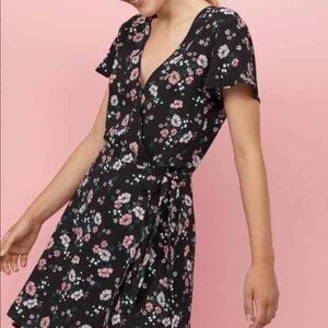H&M Womens Black Pink White Floral Print Short Sleeve Wrap Dress Size 6